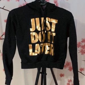 Sweatshirt crop top with hoodie